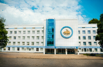 Кіностудія оговтується після атак