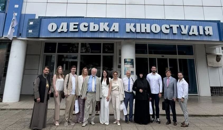 Одеський медичний авангард: Драйв, незламність та кінохроніка під Покровом Святого Пантелеймона